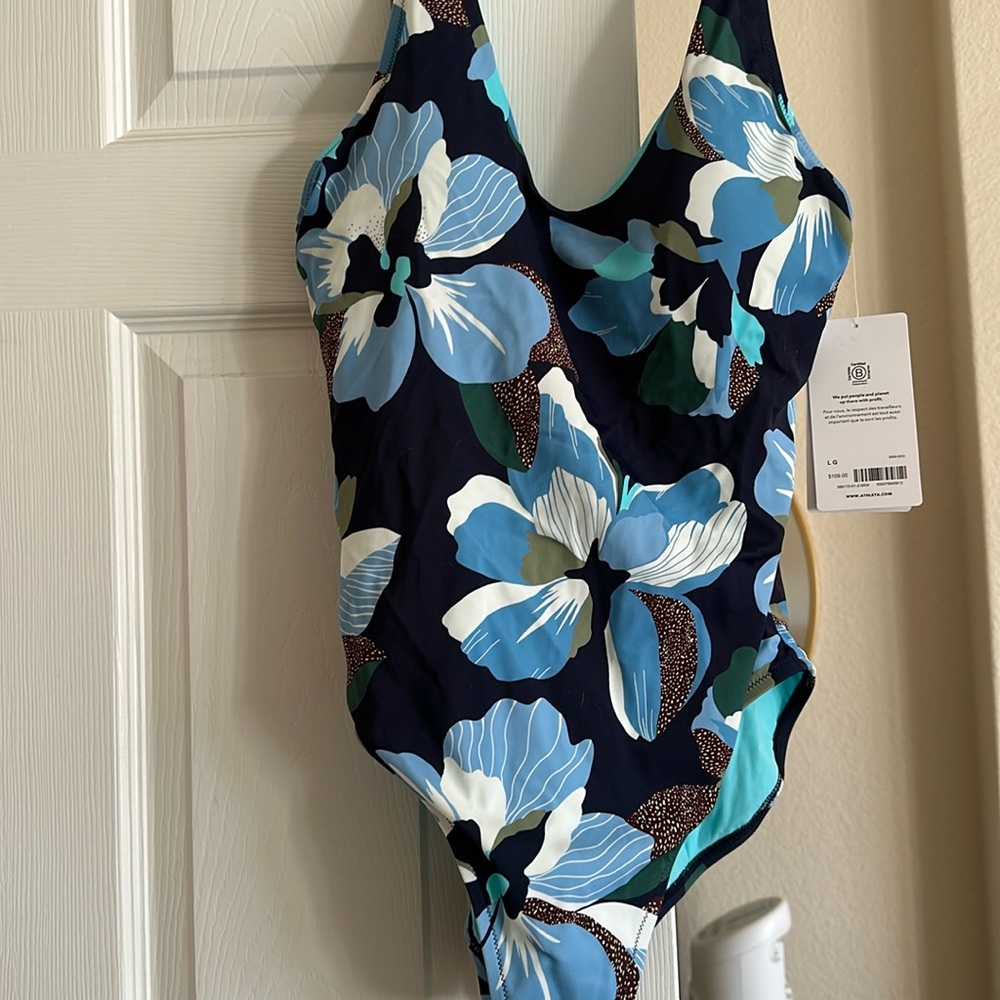 NWT Athleta swimsuit, size L